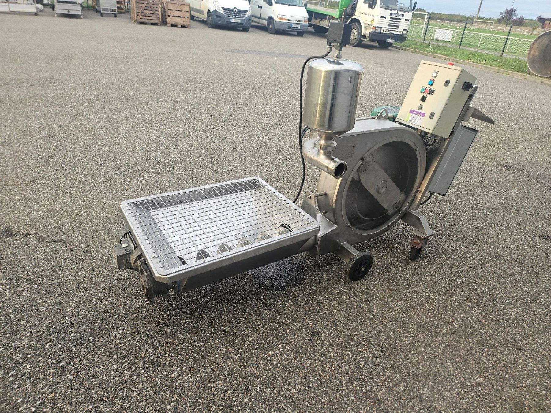 Pompe péristaltique 70 à 260 hl / heure avec trémie