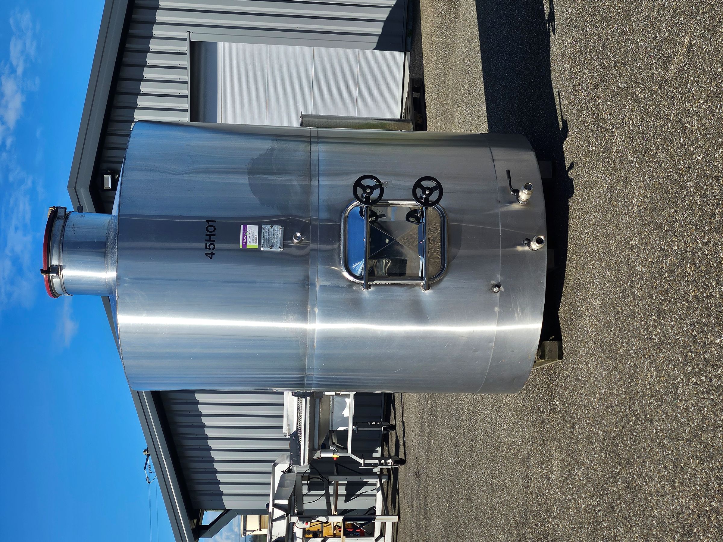 Cuve inox 45hl sur jupe occasion